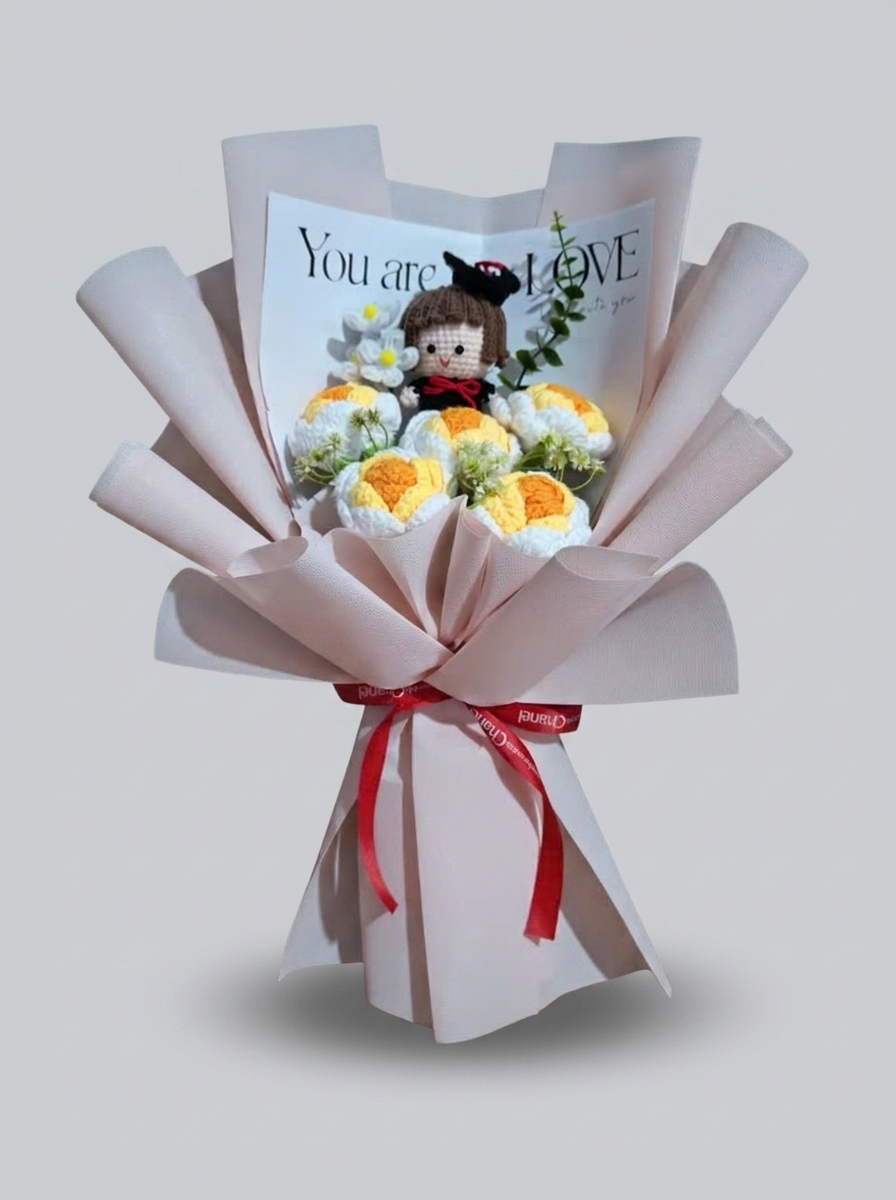 Bó Hoa Len Kèm Búp Bê – Cốt Hoa Nina HCM