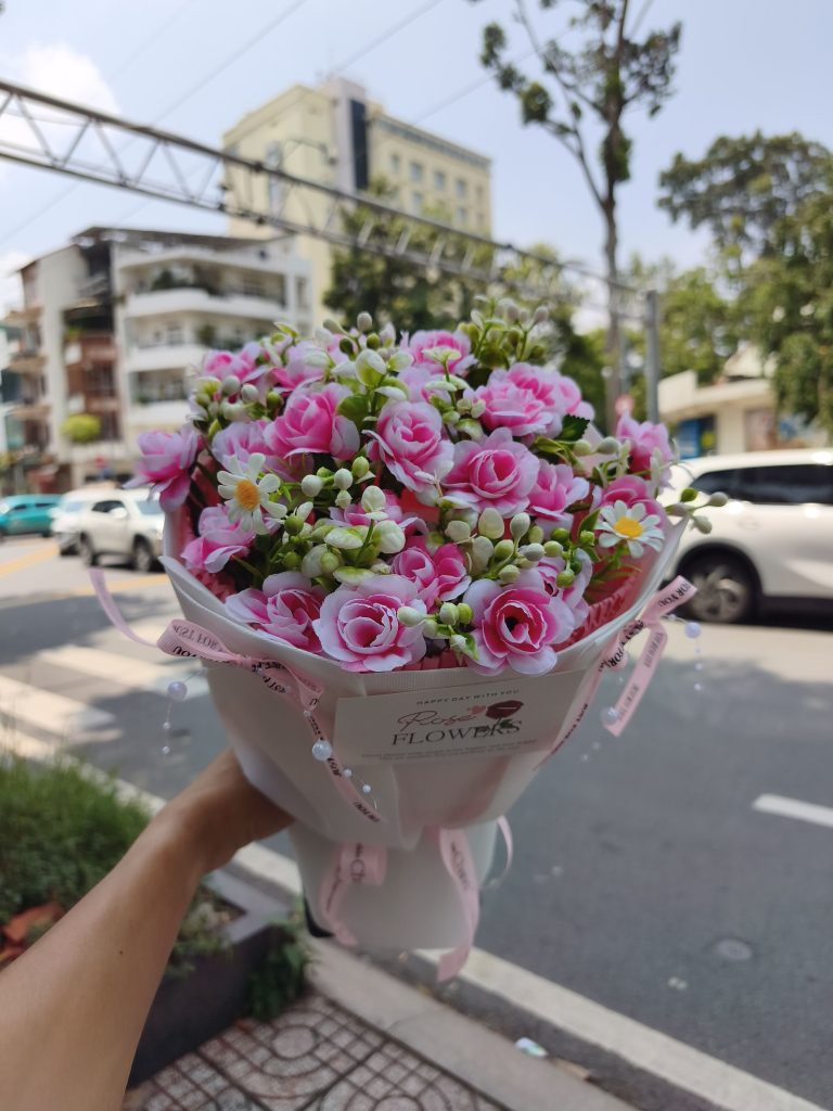 Cốt hoa tại xưởng Cốt Hoa Nina